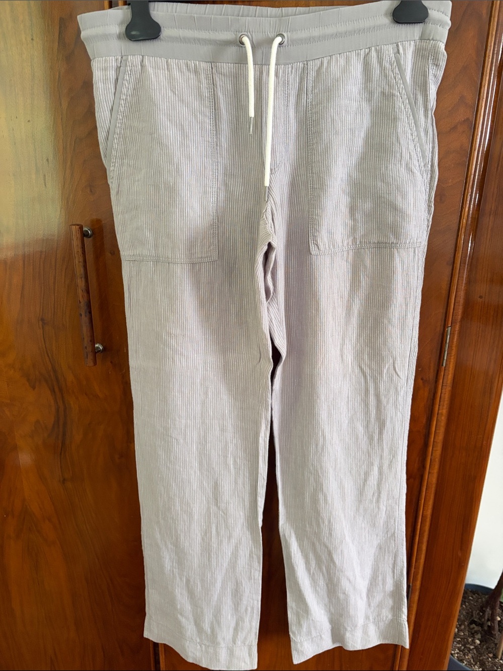 Athleta Women’s taupe striped linen Drawstring Pants